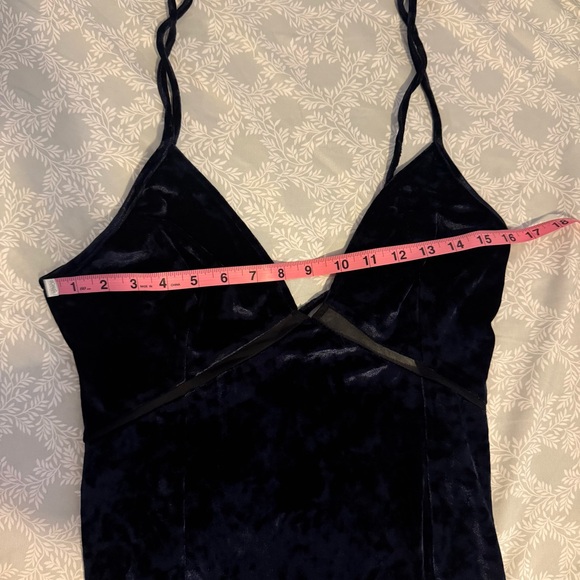 Free People X Revolve Low Key Crushin
Velvet Dress in Rare Night - Picture 9 of 11